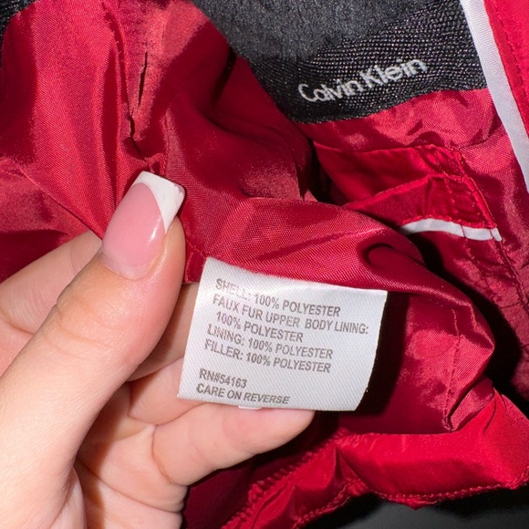 Calvin Klein - Picture 6 of 8